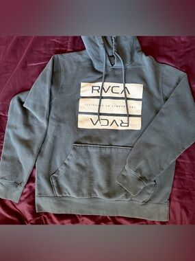 Women’s Juniors Faded Blue RVCA Hoodie 🩵